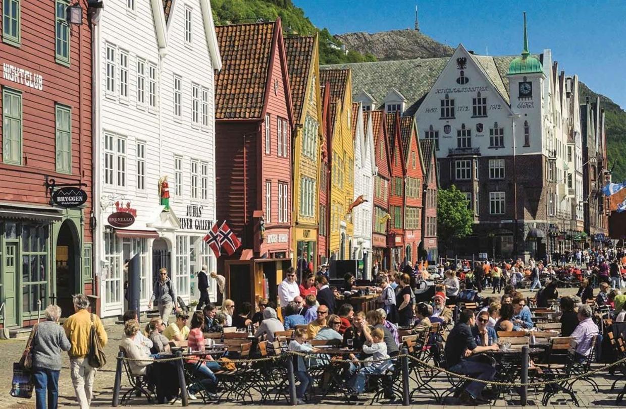 Cosy Apartment With Free Parking Bergen Exterior photo