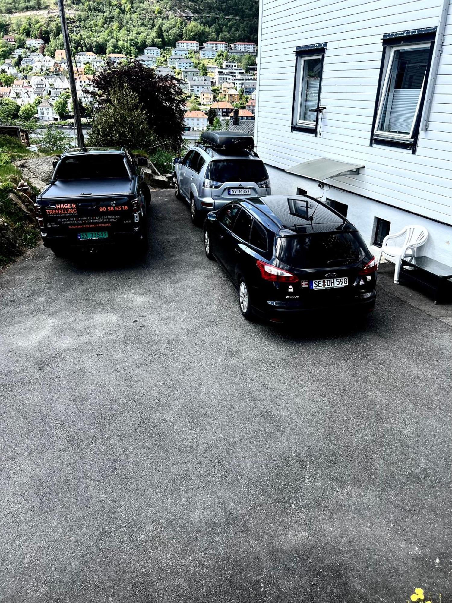 Cosy Apartment With Free Parking Bergen Exterior photo